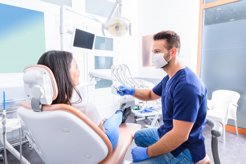 patient visiting dentist in Dallas
