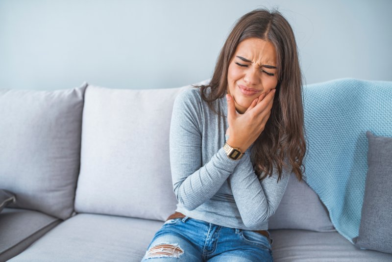 Woman with toothache